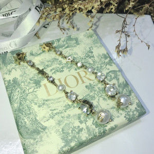 Meet your Posher, Alma